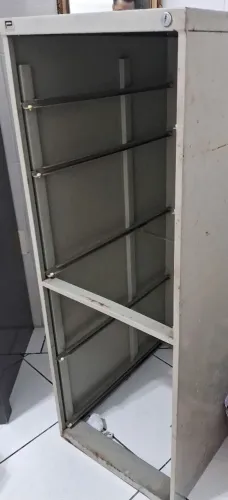 Arquivo de aço porta pasta