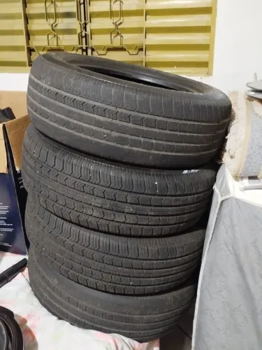 Vende se 04 pneus Hifly 205/65/R15