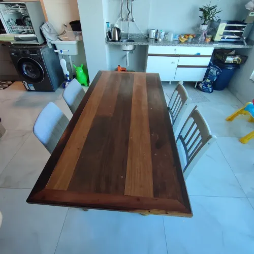 Mesa madeira de lei maciça com cadeiras
