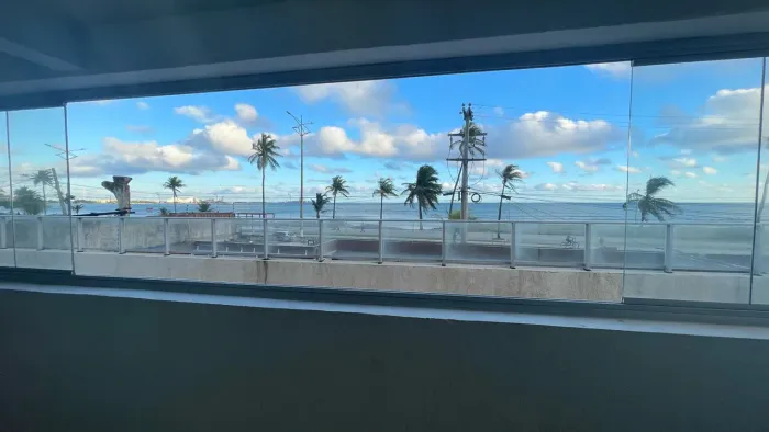 Alugo apto Beira Mar, 4 Quartos sendo 2 suítes. 220 M2