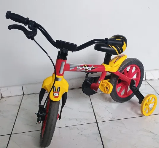 Bicicleta Infantil Nathor Motor X PU Aro 12 Passeio Vermelha/Amarela<br><br>R$ 170,00