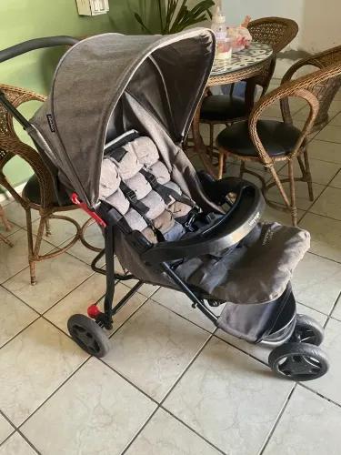  Carrinho de Bebê Delta 3 Rodas Cinza Mescla Voyage