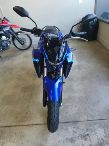 Fazer FZ25 com 3.500 KM