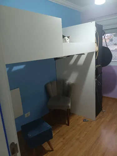 Cama suspensa