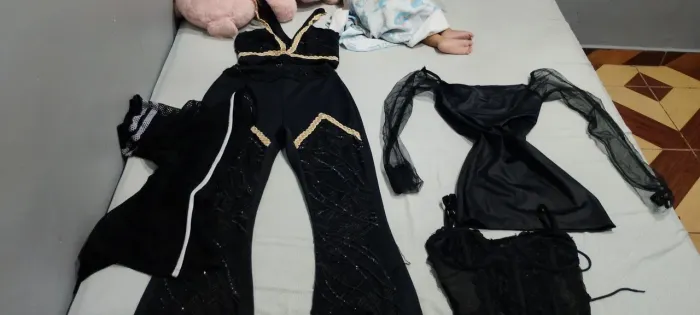 Vendo lote de roupas semi novas