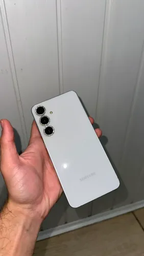Samsung Galaxy S24 FE 128GB Branco - Impecável