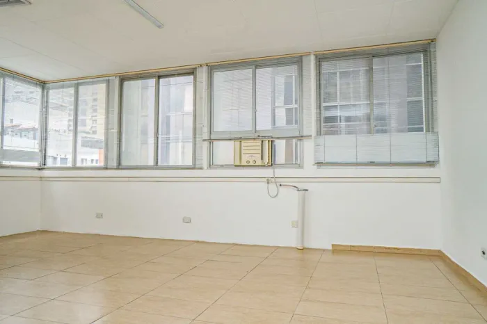 Sala comercial na Rua Tabapuã, 41 - Conjunto 75 84 m²