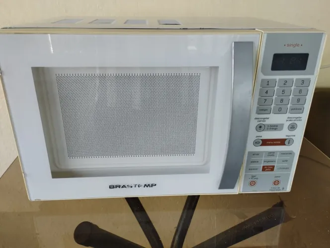 Microondas Brastemp single de 18 litros