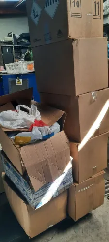 600 frascos PET Âmbar (válvulas spray e tampas)