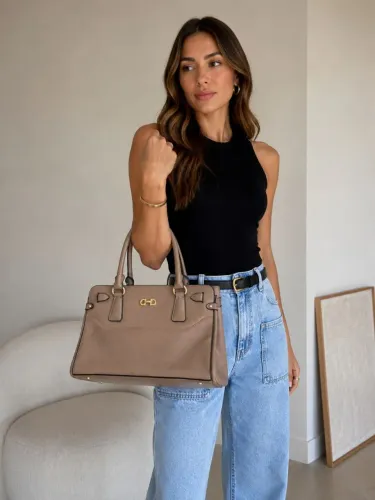 Bolsa Arezzo couro legitimo, modelo estruturado bege