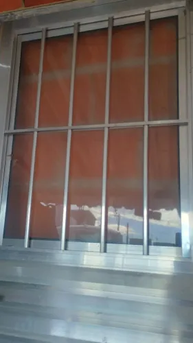 Porta de alumínio de 80x210