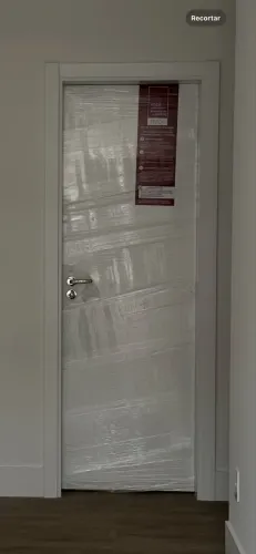 Portas alto padrão TRADA - Branca lisa, 100% sólida (novas)