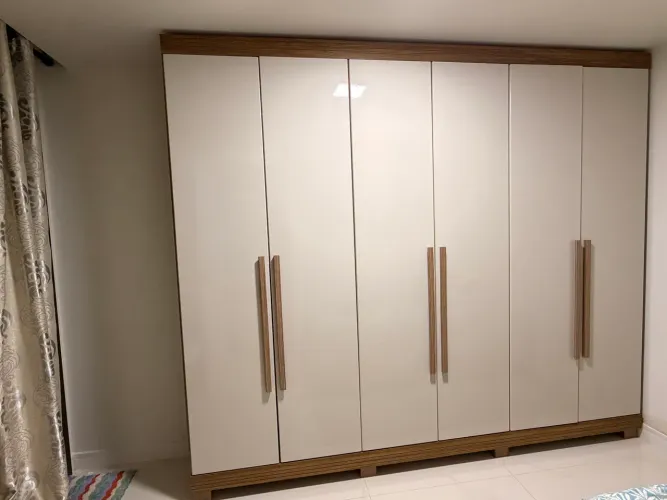 Guarda roupa/armários/fogão/cama