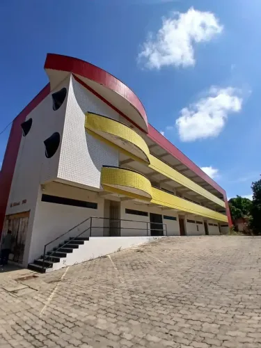 Imóvel para aluguel e venda tem 1107 metros quadrados com 24 quartos