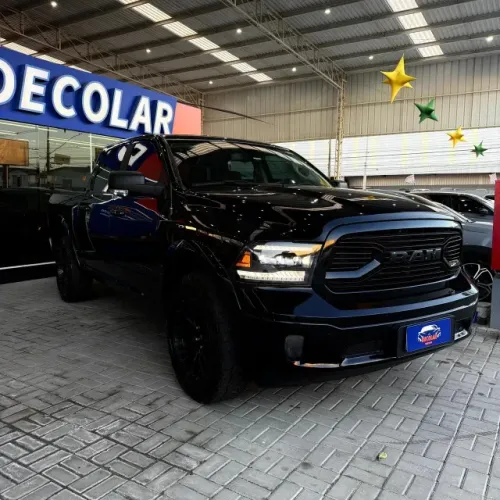 Ram Classic Laramie Night Edition 5.7 V8 16V Gasolina 4X4 Aut. 2023
