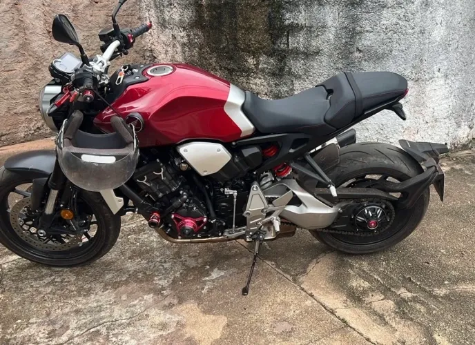 Cb1000R