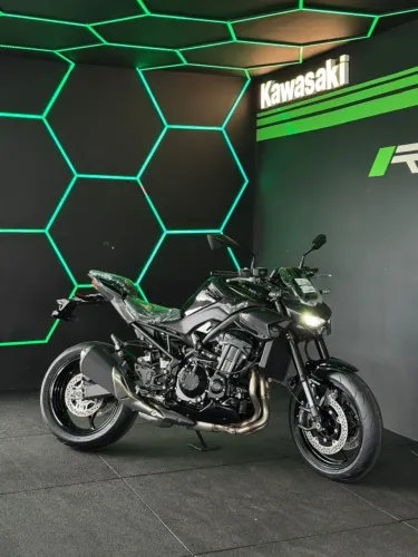 Kawasaki Z900 Black 2026 0km