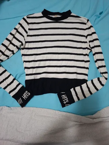 Blusa infantil listrada em malha