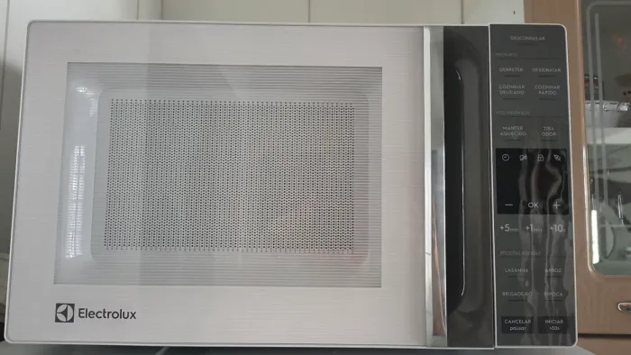 Microondas Eletrolux 23L