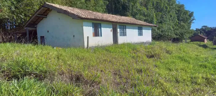 terreno 2 mil m2 com casa prá reformar em Piracaia SP