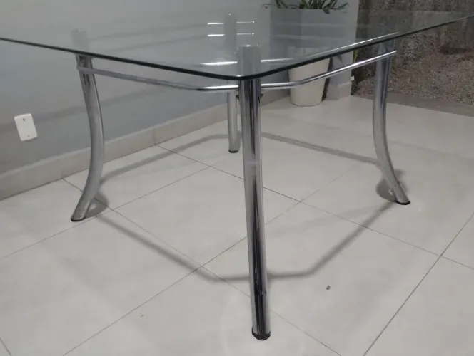 Mesa tampo de vidro de 1 mm com pé cromado, 1,20 cm x 1,20cm entrego ler anúncio