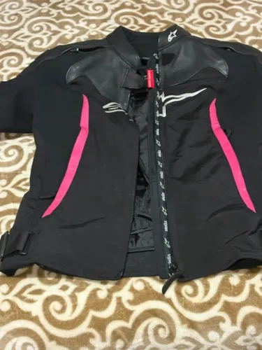 Jaqueta de moto Alpinestars Stella feminina (linha específica para mulheres)