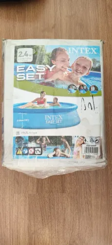 Piscina 1942 litros com tampa Intex