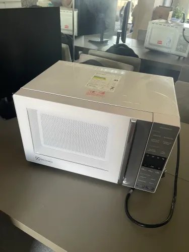 Microondas Electrolux 23L