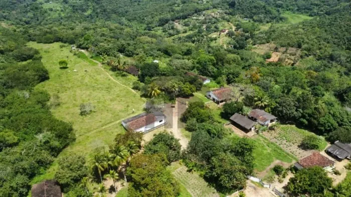 Chácara de 13,90 hectares à venda, com 2 propriedades interligadas, localizada em Paudalho