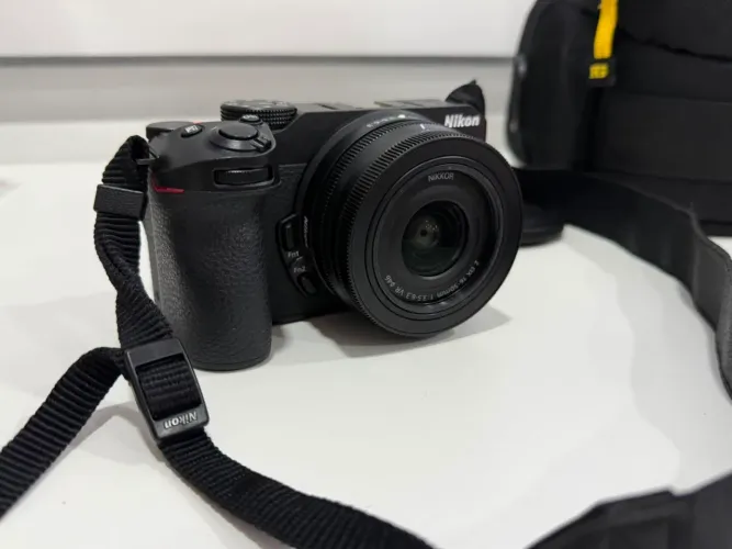 Nikon Z30 Mirrorless Camera com 16-50mm f/3.5-6.3