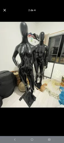 Casal de manequim em fibra