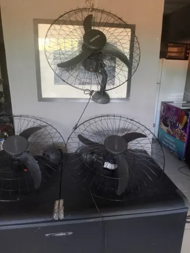 3 ventiladores de parede 