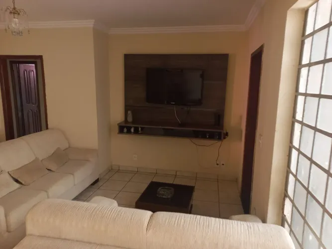 Quarto individual perto da UFU Santa Mônica