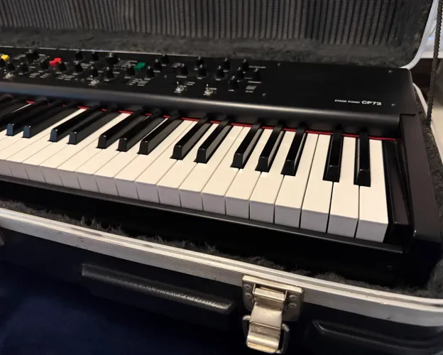 Yamaha CP73 - Stage Piano Top Level