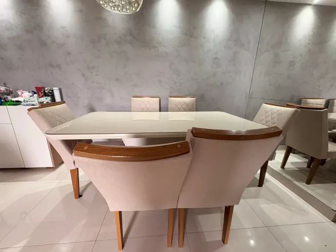 Mesa com cadeiras