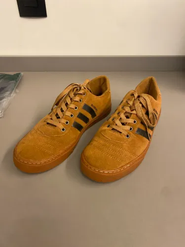 Tênis Adidas