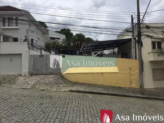 EXCELENTE E UNICO TERRENO NO CENTRO JUNTO AO LARGO DA ORDEM COM 411 M2