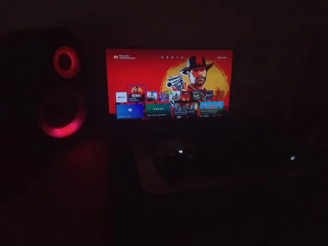Xbox one fat 500 gb, funcionando perfeitamente, más está Sem controle!!