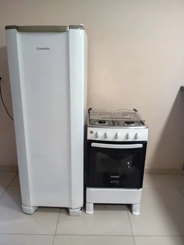 Geladeira e fogão