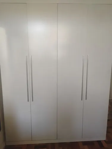 Guarda Roupa 4 Portas
