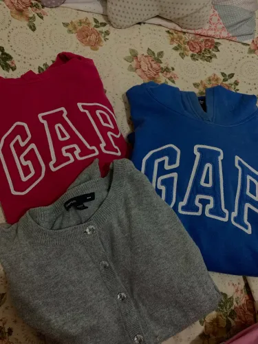 Lote 2 moletom da gap e uma camiseta gap infantil, em ótimo estado!! 