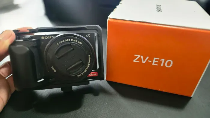 Câmera Sony ZV-E10 4K, LENTE, CAGE E MEMÓRIA