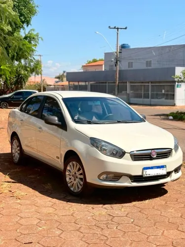Fiat Grand Siena Essence 1.6 Flex 16V 2014