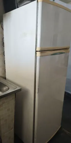 geladeira COM DEFEITO