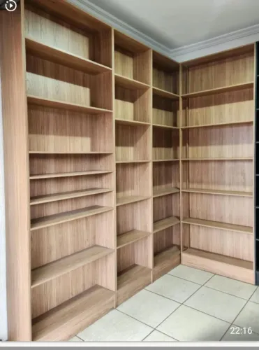 Vende-se prateleiras em MDF.