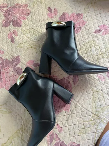 Bota feminina preta de salto 8 cm, tamanho 39, nova 
