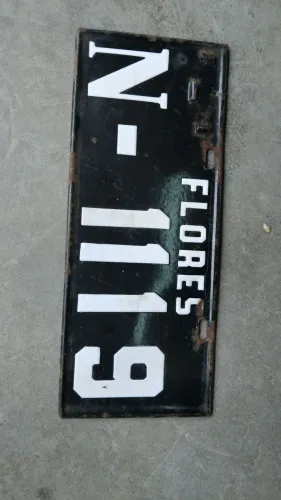 Placa antiga esmaltada carro