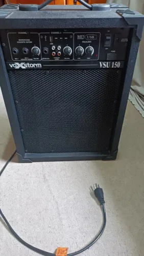 Caixa de som Voxstorm VSU 150, versão dos anos 2000