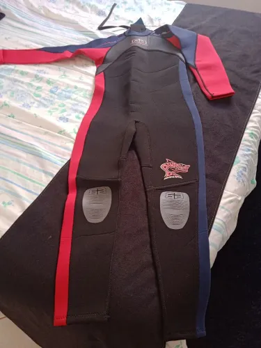 Roupa de mergulho ?