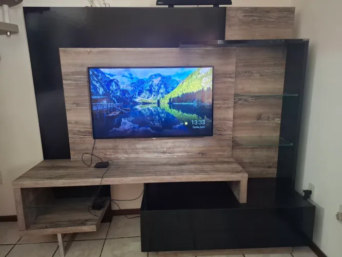 SMART TV AOC 45" COM NETFLIX INTEGRADO EM PERFEITA CONDIÇÕES CONTROLE TUDO FUNCIONANDO.